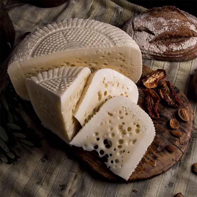 ミハリチ・ペイニール　トルコのチーズ