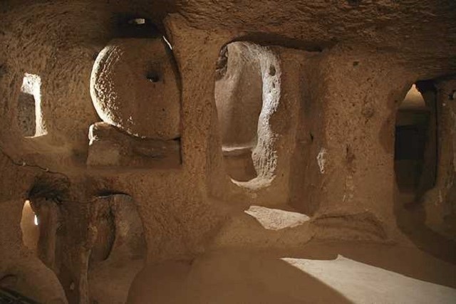 カッパドキアの地下都市とは？謎に包まれた歴史と観光のポイントを解説